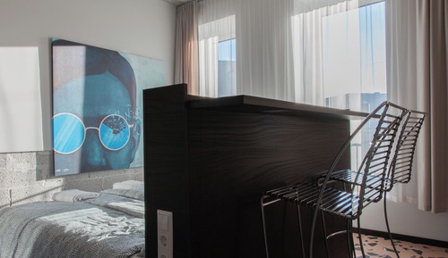Romantic Room, City View