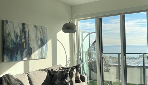 Deluxe Condo, City View
