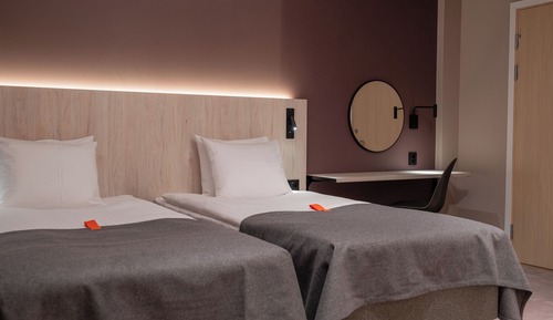 Standard Twin Room, No Windows