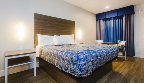 Standard Room, 1 King Bed