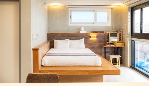 Basic Room, 1 Bedroom (202(Additional fee incurred for pool))