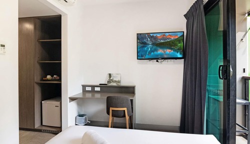 Standard Room, 1 Queen Bed