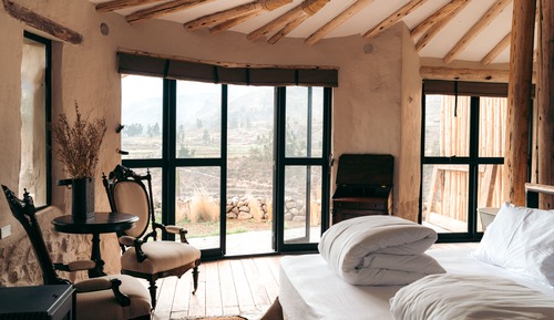 Room (Pirca)