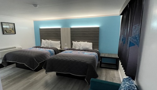 2 Queen Beds