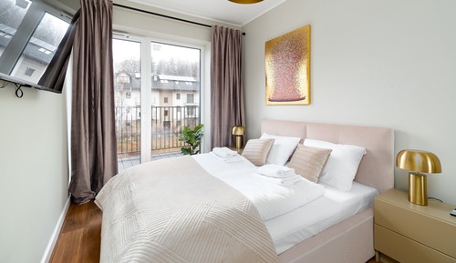 Apartment (224)
