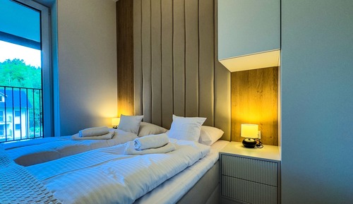 Apartment (310)