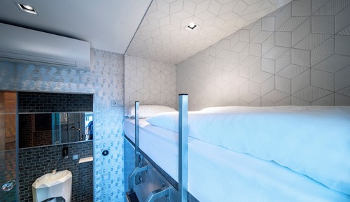 Single Upper capsule with Shower And Window