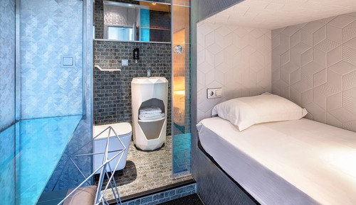 Single Lower capsule with Shower No Window