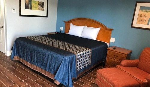 Deluxe Room, 1 King Bed, Balcony
