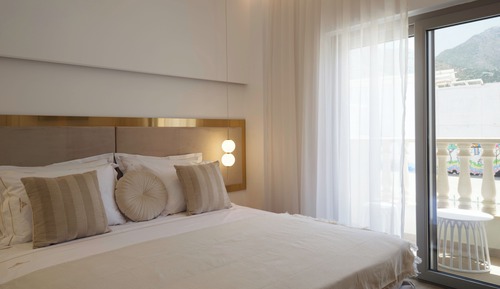 One Bedroom Suite with Mountain View