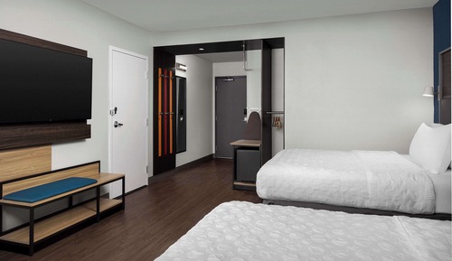 Room, 2 Queen Beds, Accessible (Mobility, Hearing, Roll-In Shower)