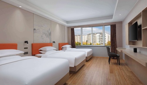Comfort Room, 3 Twin Beds, Non Smoking