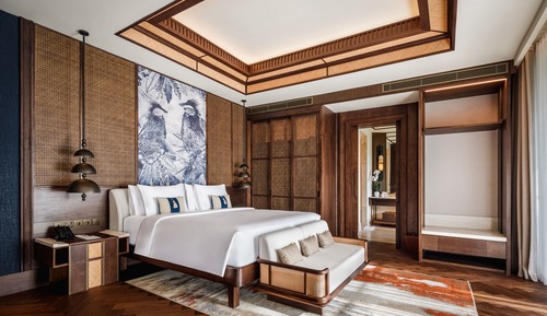 Corner Tropical Suite