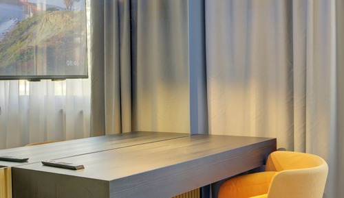 Deluxe Double or Twin Room with and Shower and City View (33)