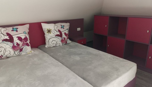 Standard Twin Room (LYRA)