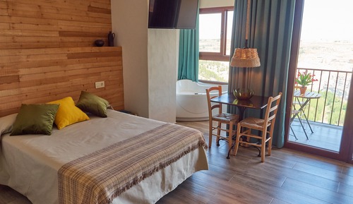 Honeymoon Suite