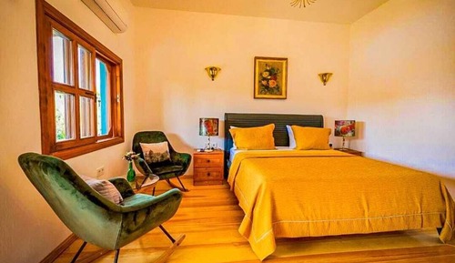 Milano Room, Pool View