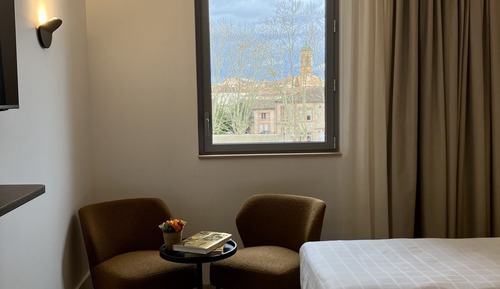 Classic Suite, 1 King Bed with Sofa bed, City View