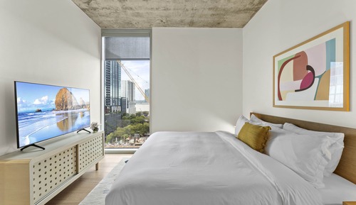 Luxury Condo, 1 King Bed with Sofa bed, Balcony, City View