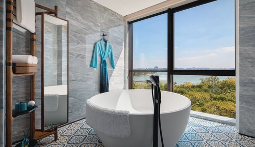 Suite, 1 Bedroom, Lake View (Dining Area Jinji Lake View)