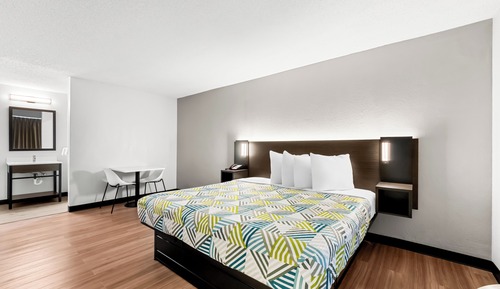 Deluxe Room, 1 King Bed, Non Smoking