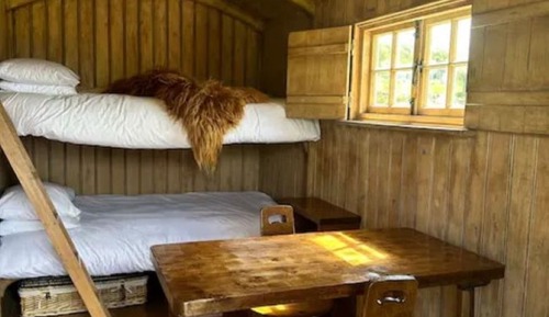 Shepherd's Hut, 2 Large Single Beds
