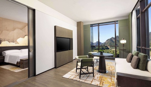 Suite, 1 King Bed, Smoking (Landscape View)