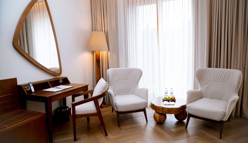 Superior Room, 1 King Bed (Forest View)