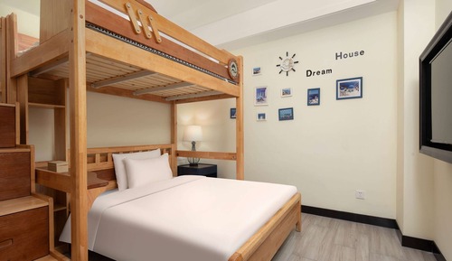 Suite, Multiple Beds, Non Smoking