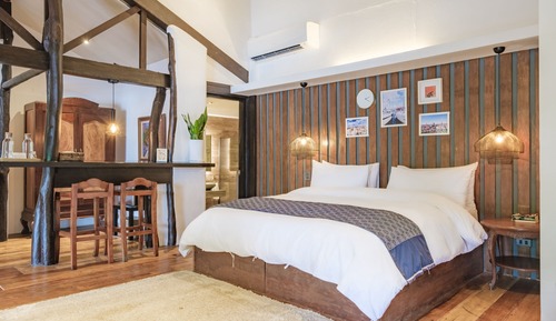 Junior Studio Suite