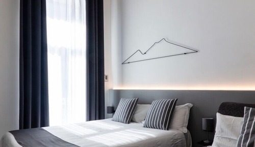 Luxury Suite, 1 Queen Bed, Non Smoking, Balcony