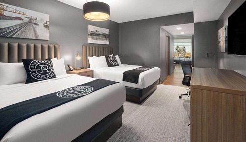 Suite, 1 Bedroom, Non Smoking, River View (2 Queen Beds)