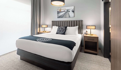 Suite, 1 King Bed, Hearing Accessible, Non Smoking (1 King Bed)