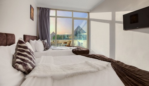 Deluxe Twin Room, 2 Double Beds, Pyramids View