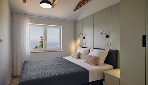 Two-bedroom apartment with balcony - sea side