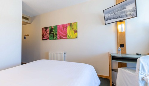 Comfort Room, 1 Queen Bed, Non Smoking (Twin bed on request)