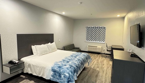 Suite, 1 King Bed, Non Smoking