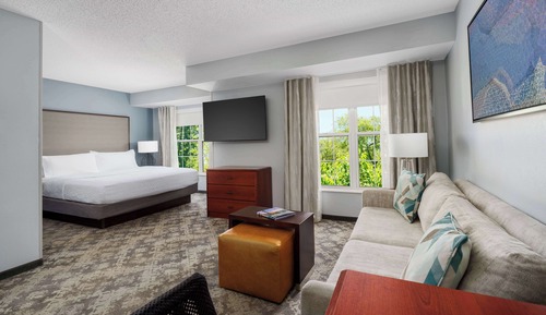 Suite, 1 King Bed, Accessible, Bathtub