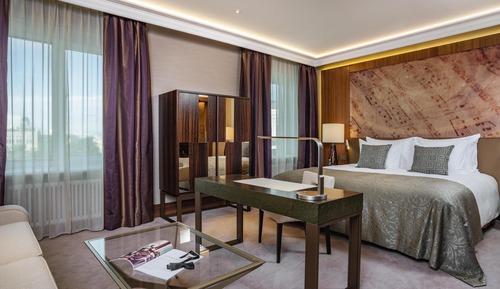Deluxe Room, Courtyard View