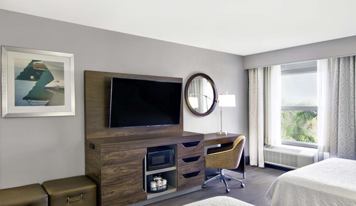 Room, 1 King Bed, Accessible, Non Smoking (Hearing)
