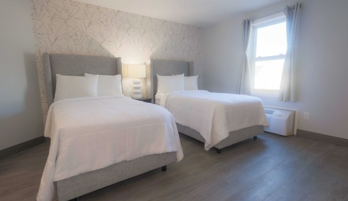 2 Twin Beds