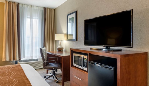 1 King Bed, Suite, Nonsmoking
