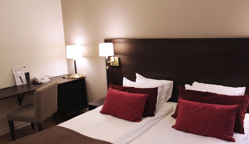 Twin Room (Compact)