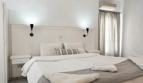 Junior Suite (Caldera View)