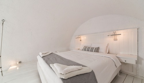 Artemis Suite (Caldera & Sunset View)