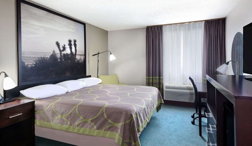 Room, 1 King Bed, Accessible, Non Smoking (Mobility,Hearing,Tub w/Grab Bars)