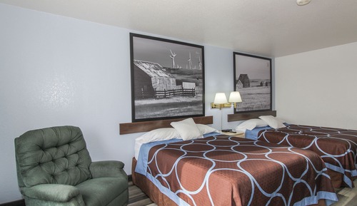 2 Queen Beds, First Floor, Non-Smoking