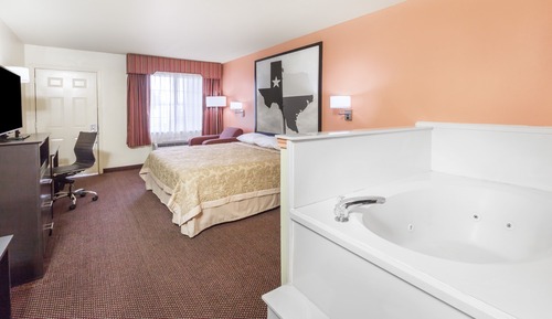 Suite, 1 King Bed, Non Smoking, Jetted Tub