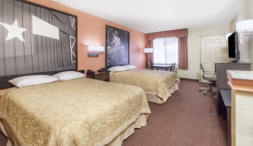Deluxe Double Room, 2 Queen Beds, Accessible, Non Smoking