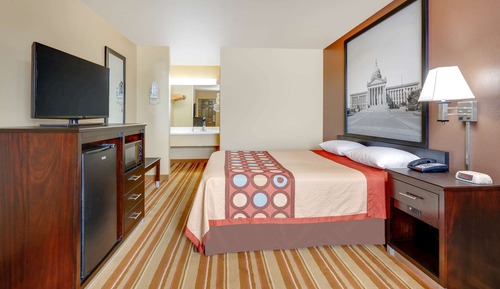 Standard Room, 1 Queen Bed